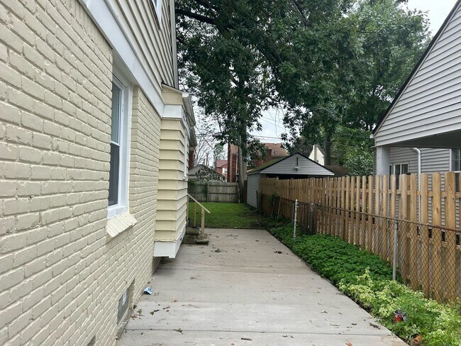 Building Photo - 6175 Guilford- 4 BEDS & 1.5 BATH FOR RENT!