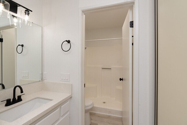 Building Photo - ***RANCHO PENASQUITOS BEST KEPT SECRET 2 B...