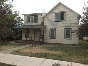 Building Photo - Studio Apartment