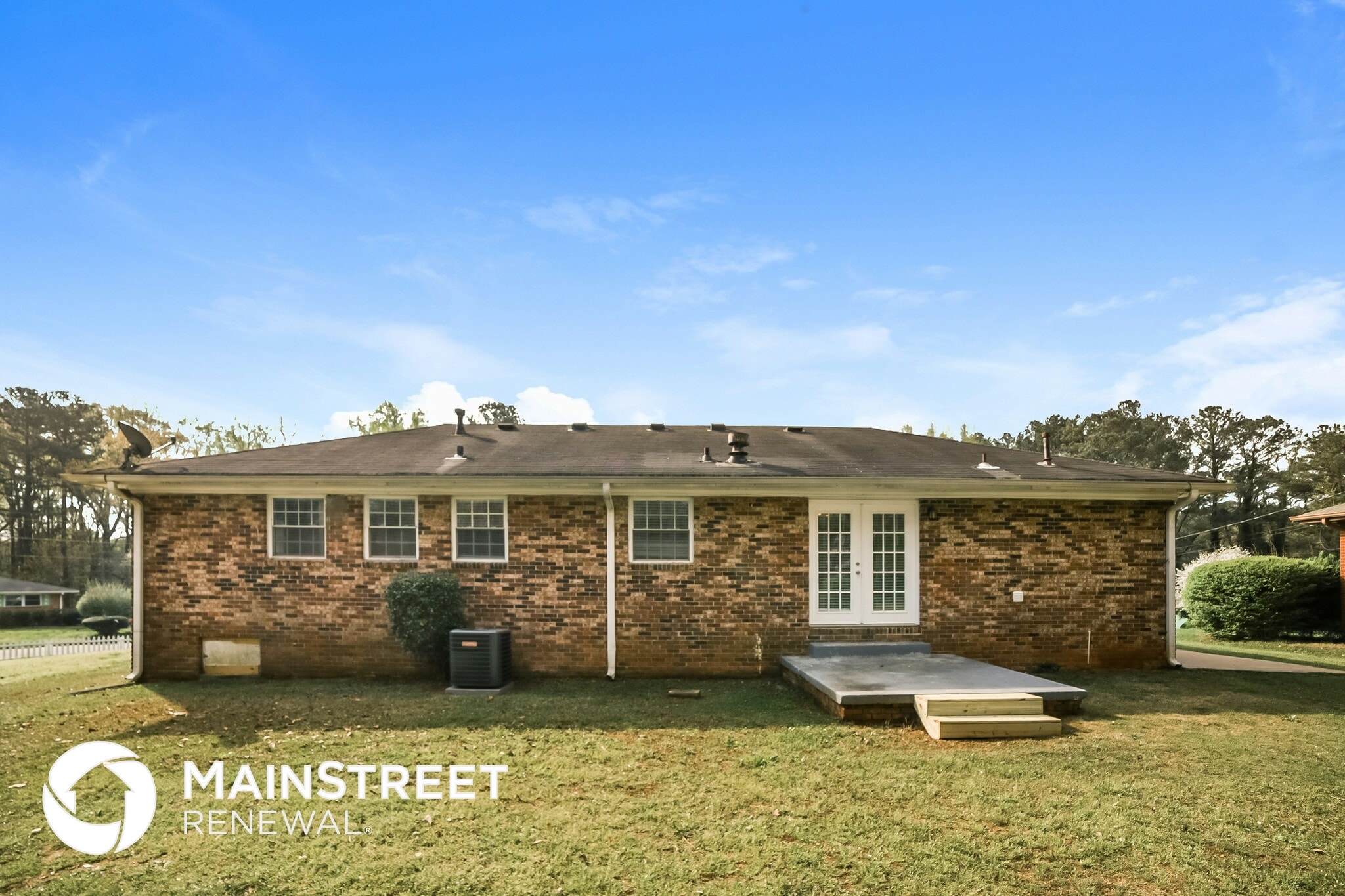 Building Photo - 3553 Highwood Dr SW