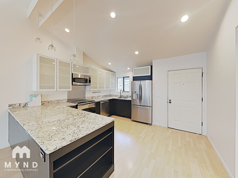 Building Photo - 15278 Sunwood Blvd