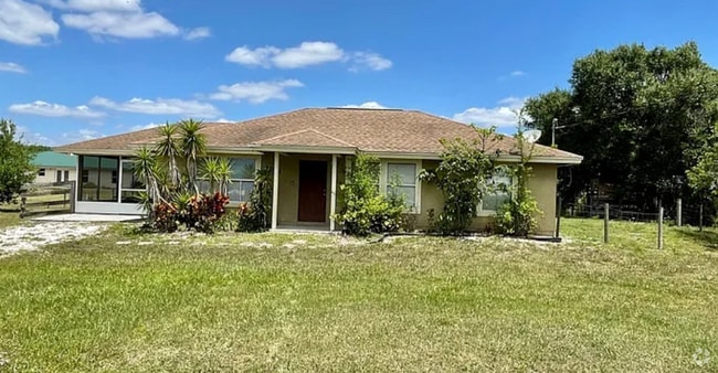 Building Photo - 7273 NW 80th Ct