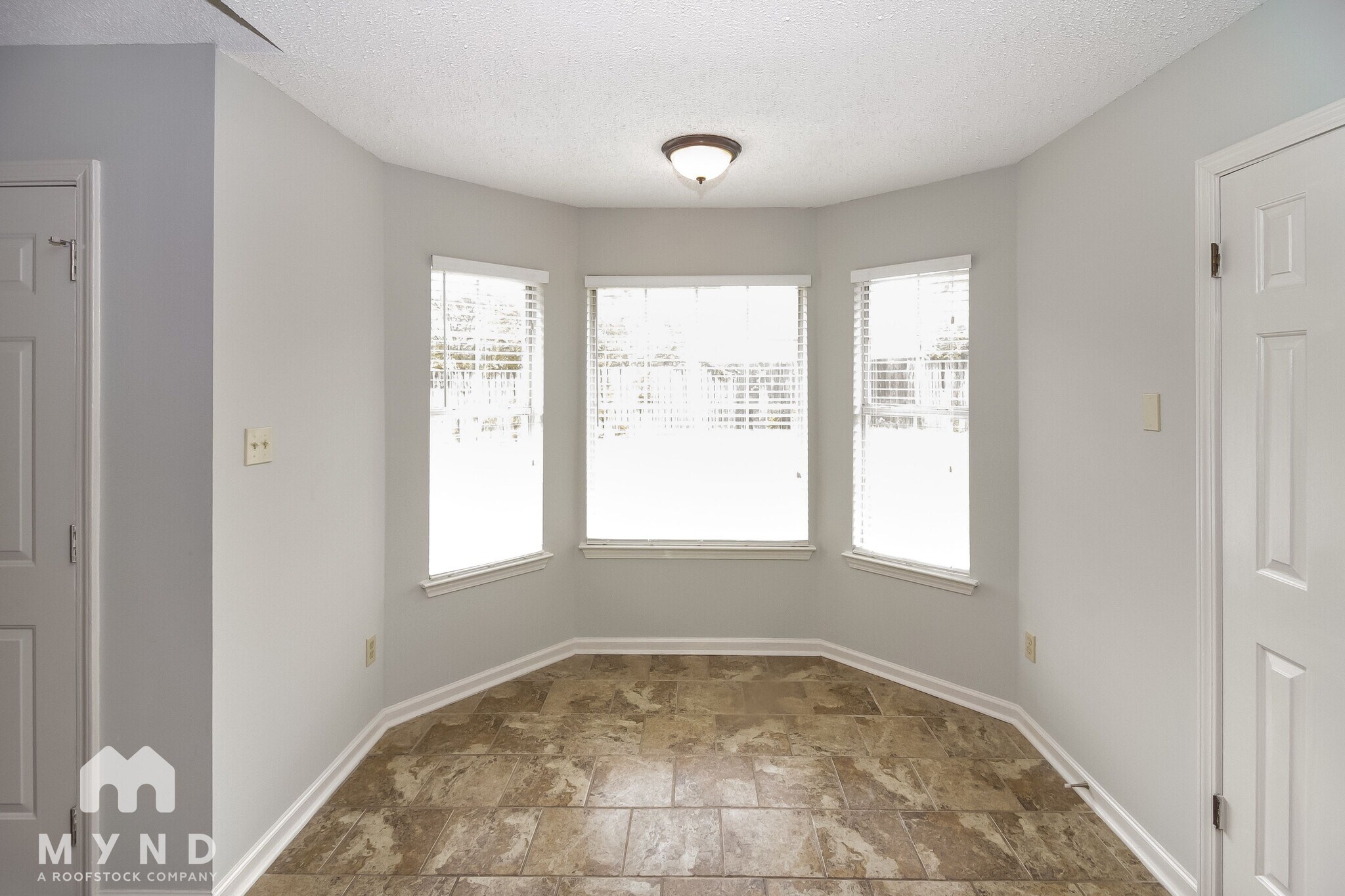 Building Photo - 6354 Amanda Oaks Cir N