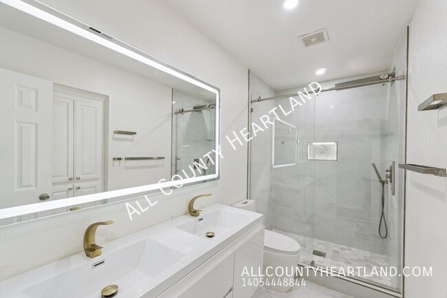 Building Photo - 2821 NW 170th St