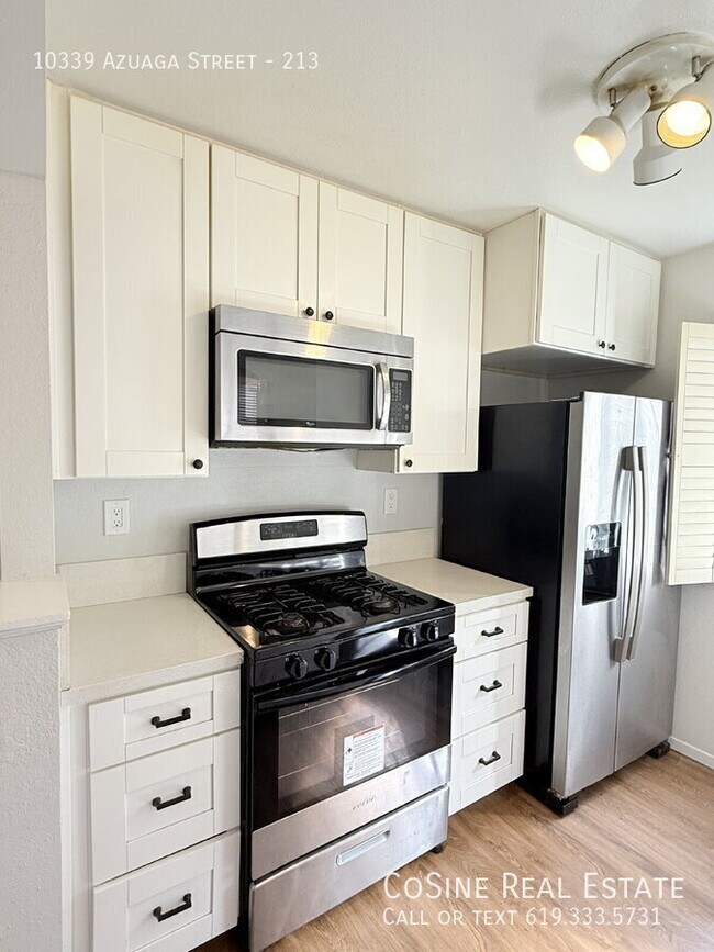 Building Photo - 10339 Azuaga St