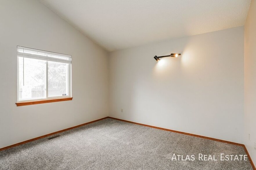 Building Photo - 8213 Telegraph Dr