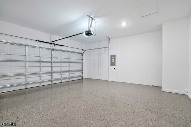 Building Photo - 14735 Bluewater Rd