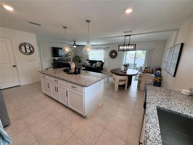 Building Photo - 433 Summer Grv Ln