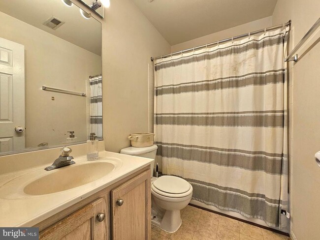 Building Photo - 7427 Ardglass Ct
