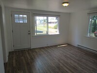 Building Photo - Large Two Bedroom House