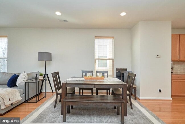 Building Photo - 3061 Waterloo Ln