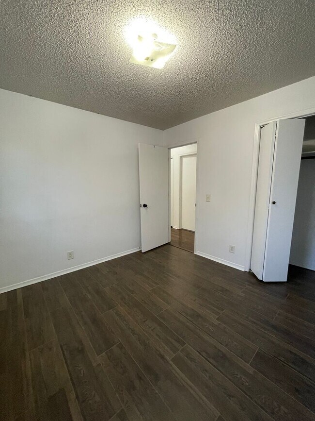 Building Photo - 618 Wilson St