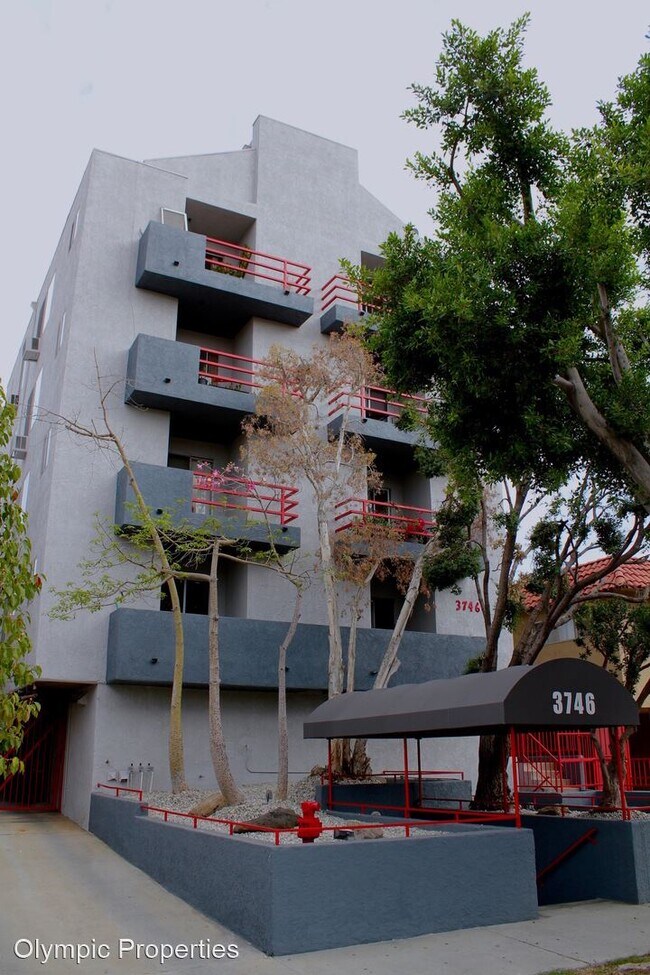 Primary Photo - 3746 Mentone Ave