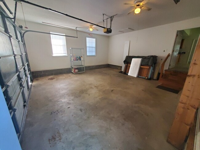 Building Photo - 5621 Chestnut Pond Dr