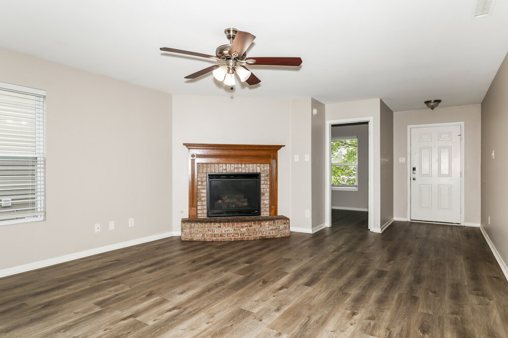 Building Photo - 8039 Bach Dr