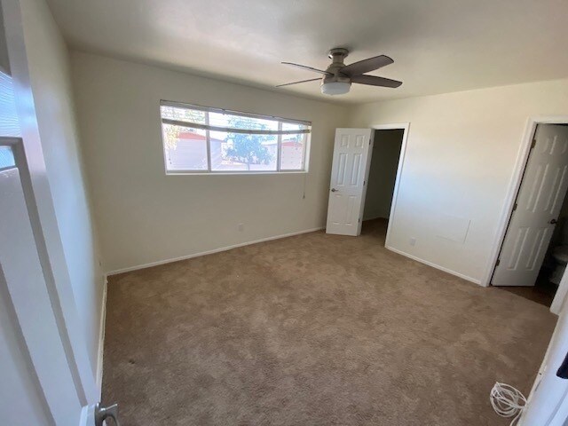 Building Photo - 953 N Desert Ave