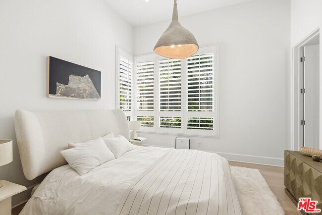 Building Photo - 5926 Firefly Pl