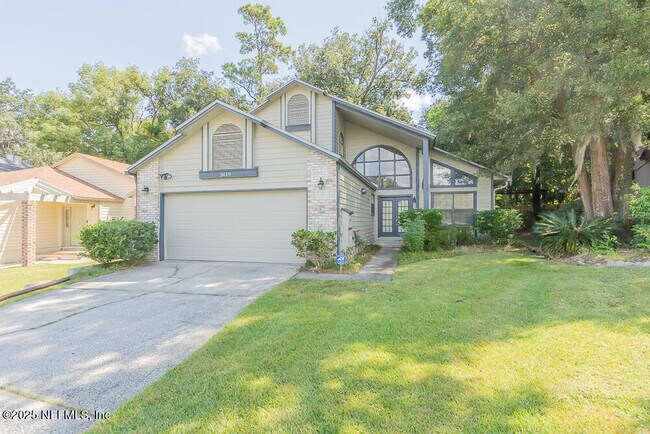 Building Photo - 3619 Bridgewood Dr