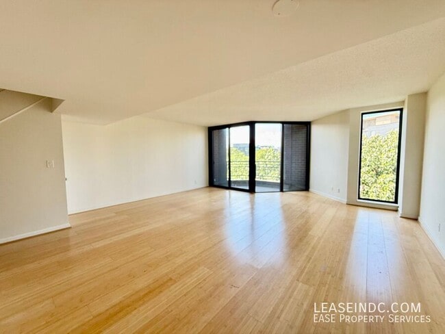 Building Photo - 1099 22nd St NW