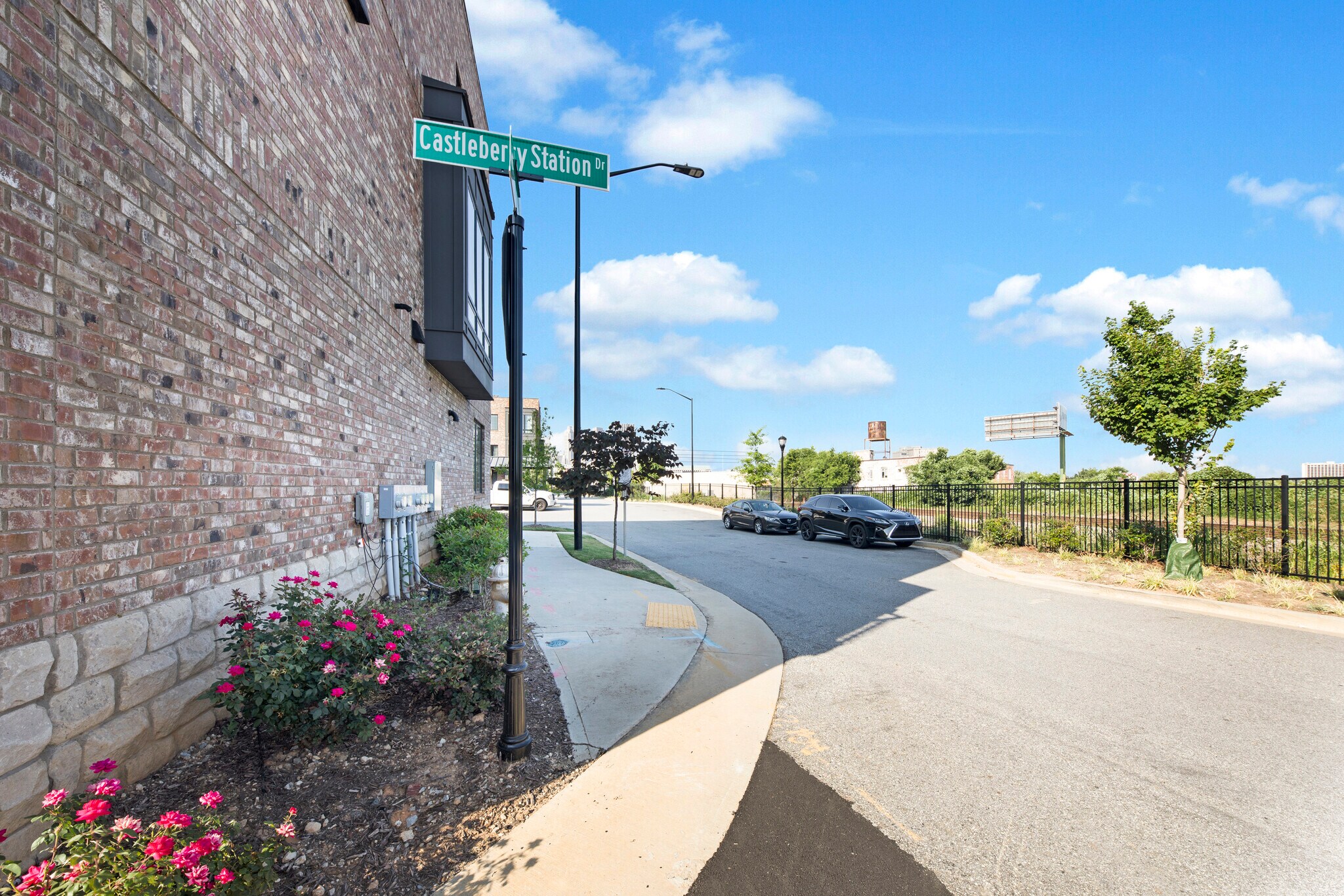 Building Photo - 265 Castleberry Station Dr SW