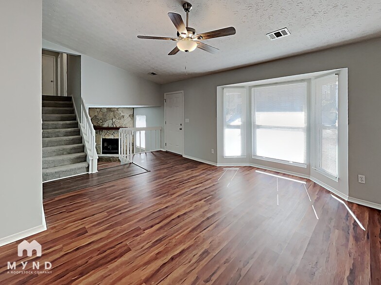 Building Photo - 6454 Eastbriar Dr