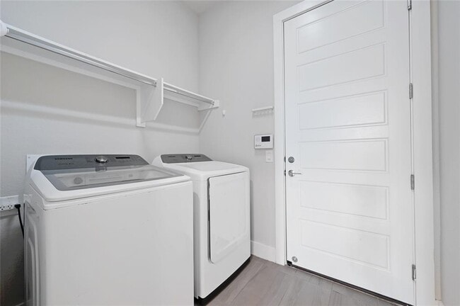 Building Photo - 6333 Florencia Ln