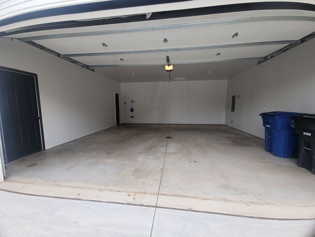 Building Photo - Newly Built 3BR/2BA Home in Oshkosh, WI