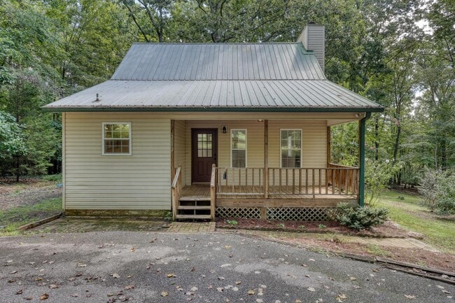 Building Photo - 2092 Wood Lake Ln