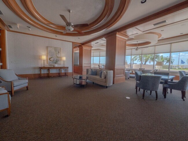 Building Photo - 2110 W 1st