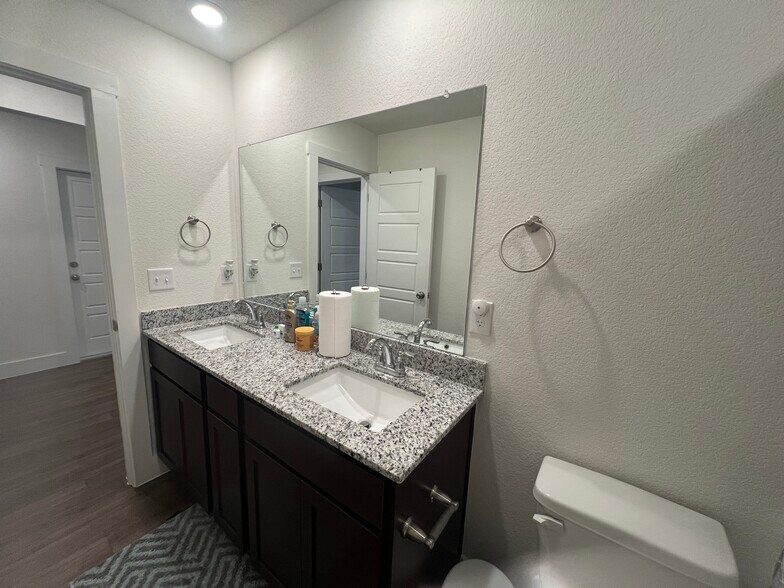 Building Photo - 258 Fawn Ridge Dr