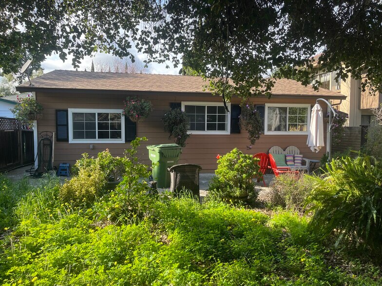 Building Photo - 15040 Los Gatos Blvd