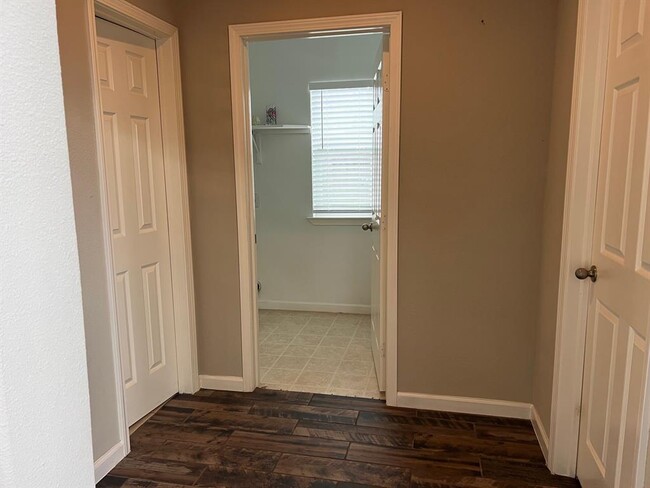 Building Photo - 3821 Armand Dr