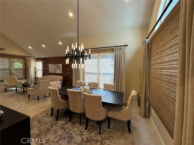 Building Photo - 6 Lakeridge