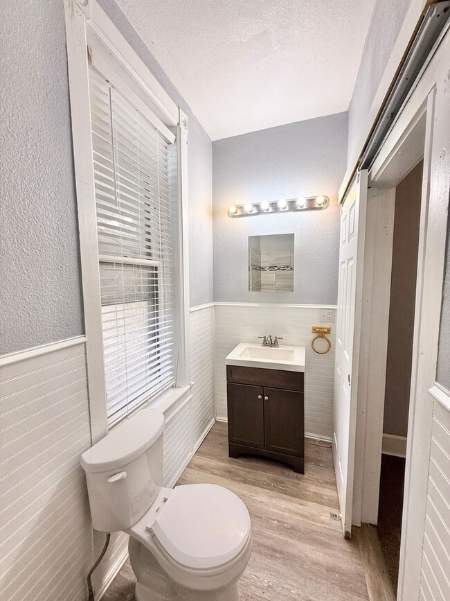 Building Photo - 309-311 Colorado Ave