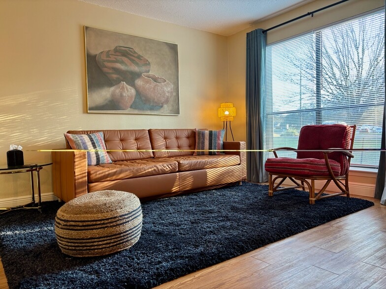 Building Photo - 103 Fenway Loop