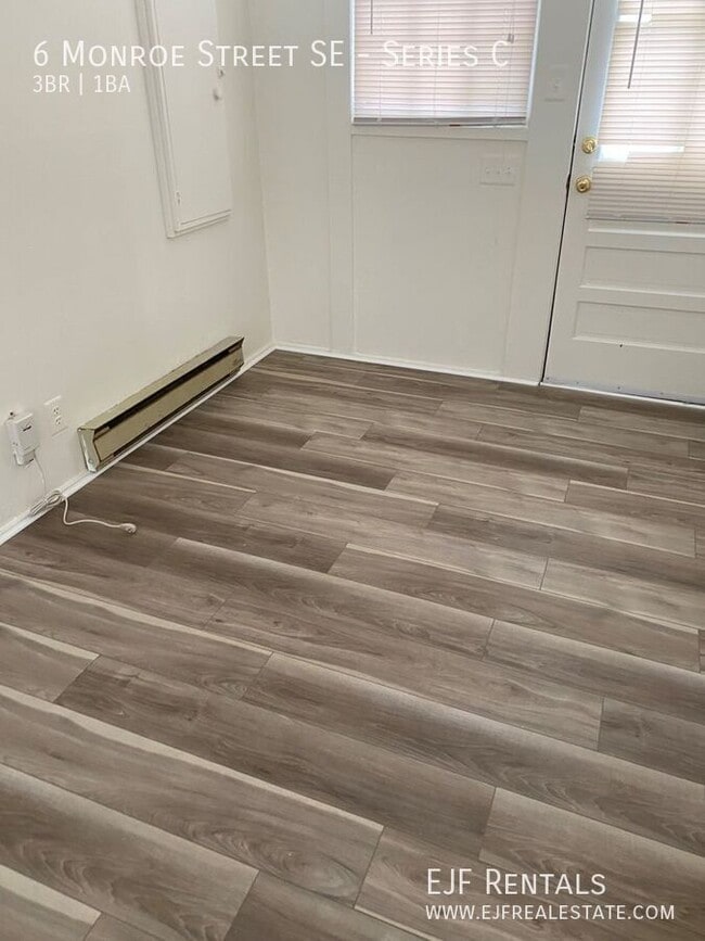 Building Photo - 6 Monroe St SE