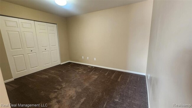 Building Photo - 6146 Lone Oak Cir