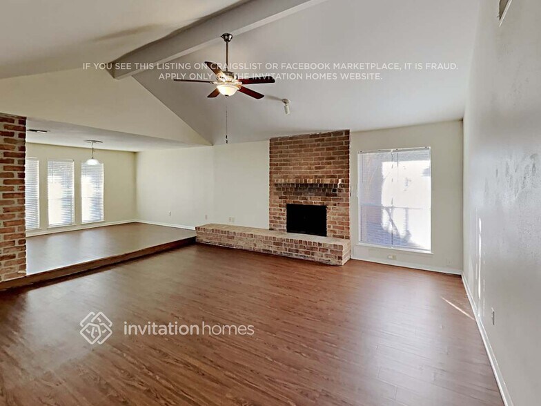 Building Photo - 15834 Fox Springs Dr