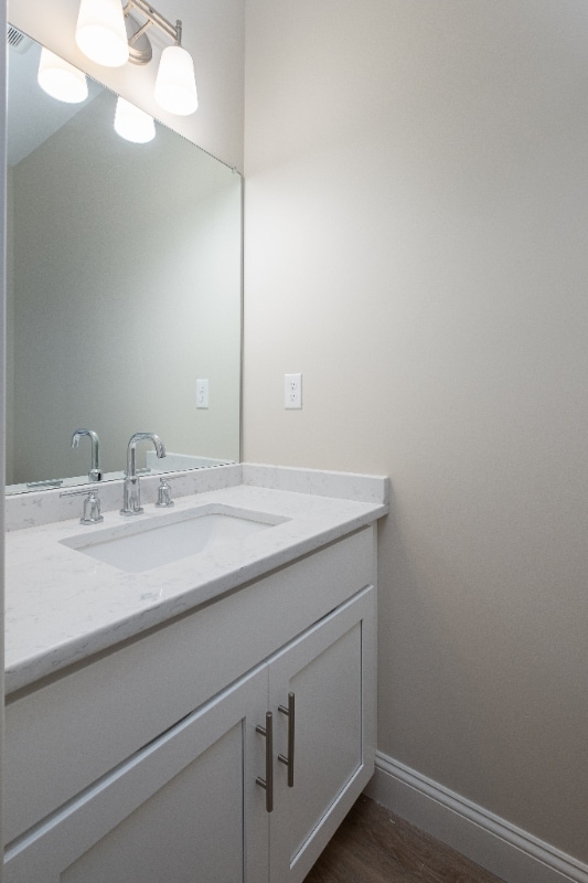 Building Photo - 12 Edgewater Cir