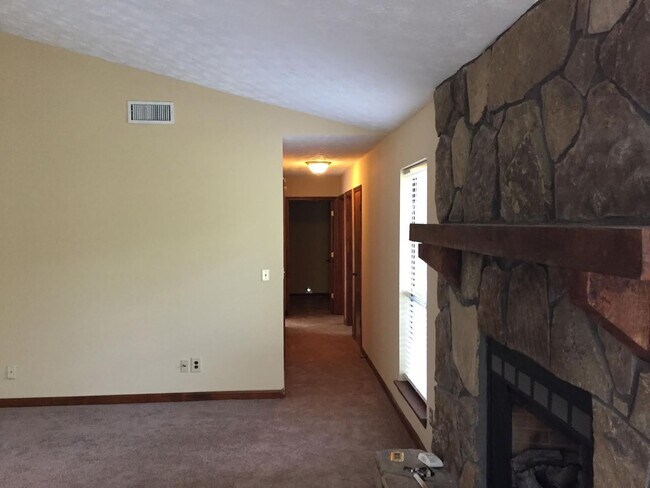 Building Photo - Newly Remodeled Home in the Wade Green Forest Subdivision