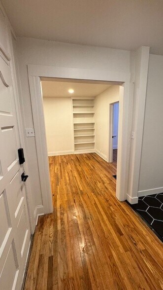 Building Photo - 915 S 900 E