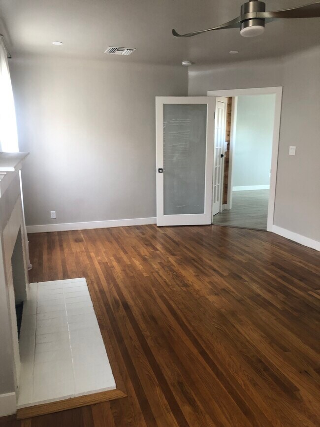 Building Photo - 3956 Olmsted Ave