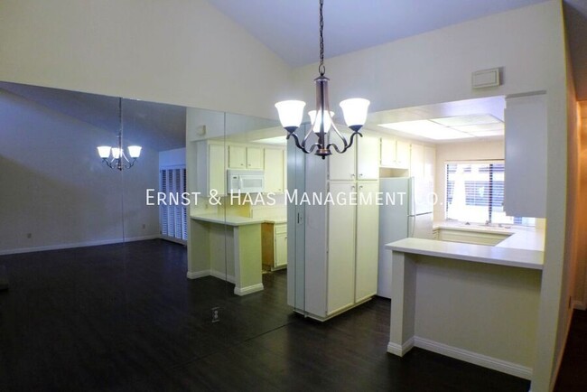 Building Photo - 3667 Country Club Dr