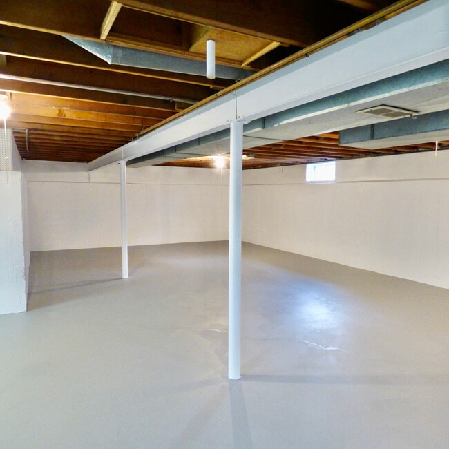 Building Photo - 1332 W Mulloy Dr