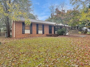 Building Photo - Charming 3-Bedroom Brick Ranch with Large Fenced Yard in Heart of Gainesville