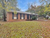 Building Photo - Charming 3-Bedroom Brick Ranch with Large ...
