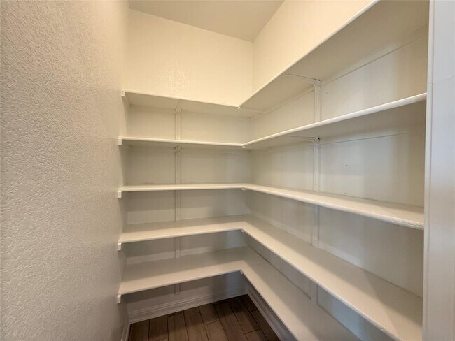 Building Photo - 2713 Brushwood Mdw