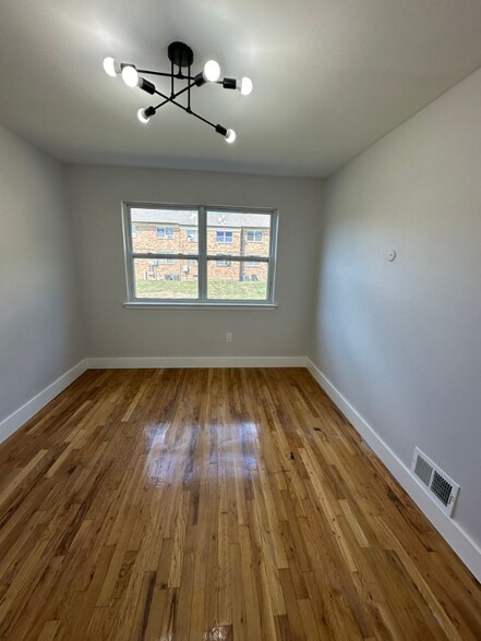 Building Photo - 1903 Country Ln