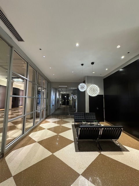 Building Photo - 900 N Kingsbury St