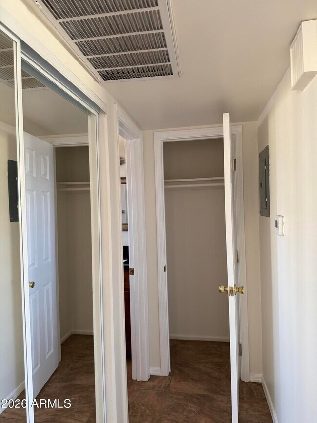 Building Photo - 7001 E Wilshire Dr